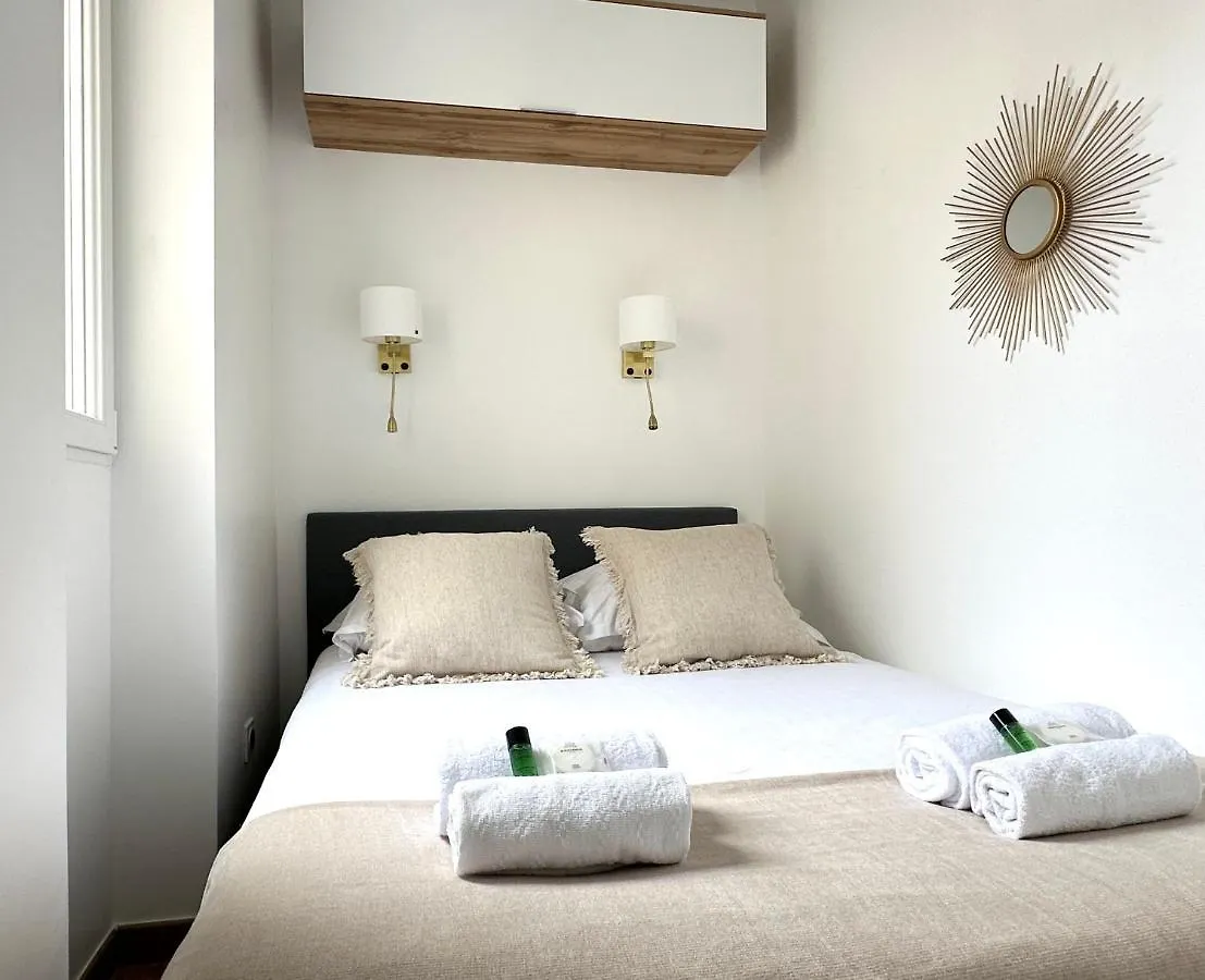 1587 - Cozy Apartment In Paris 0*,  France